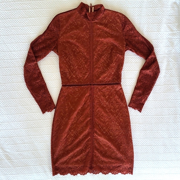 Wilfed Janvry Dress in Maroon - Picture 4 of 14